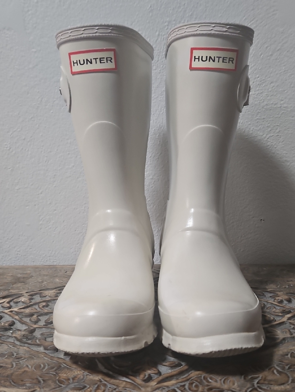 Hunter Short Gloss Rain Boots in Off-White